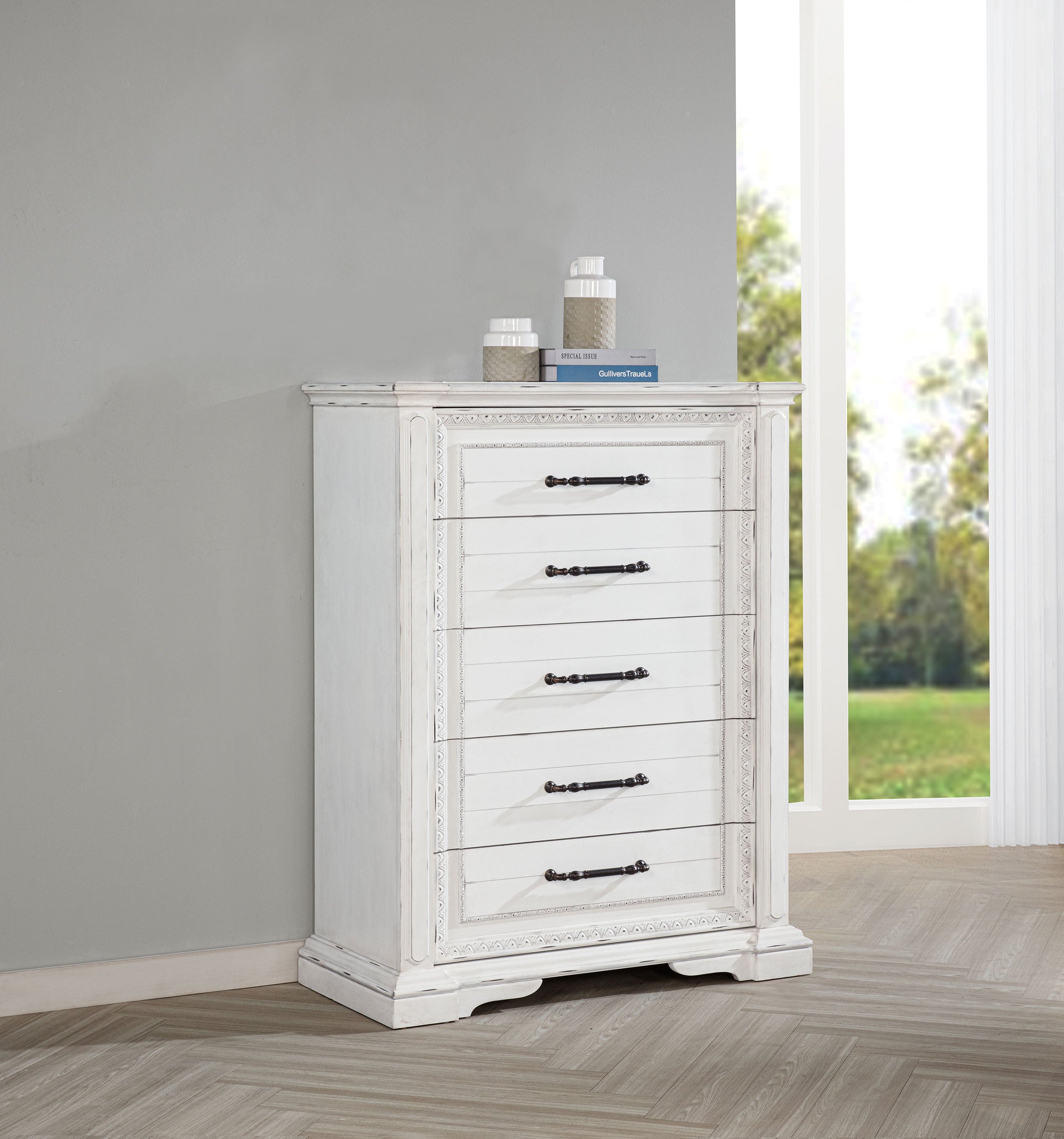McKinney 5-drawer Bedroom Chest of Drawers Vintage White