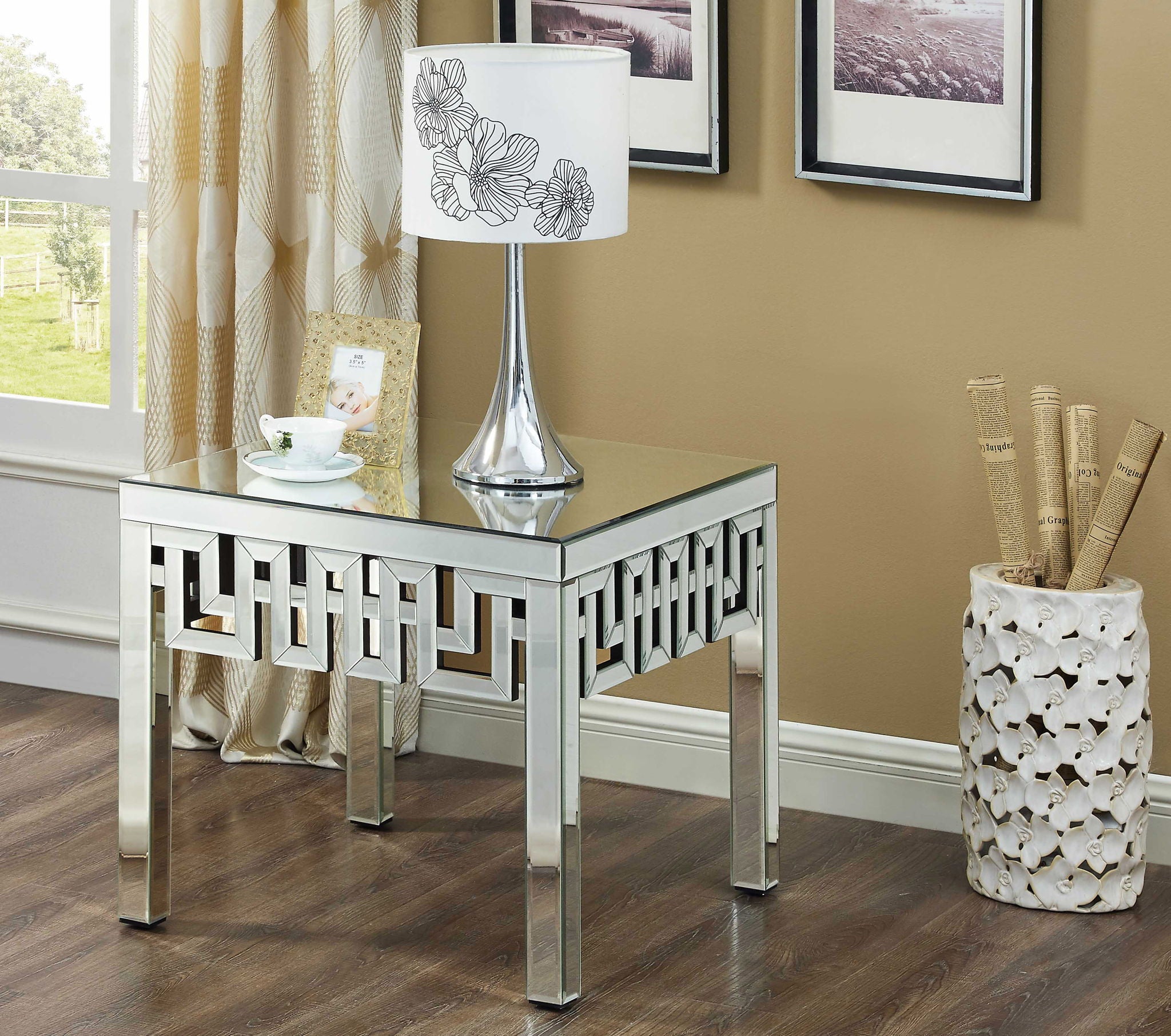 Aria - Table