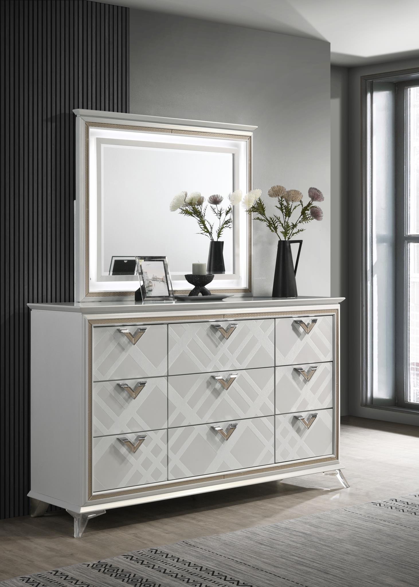 B026 - Mirror - White