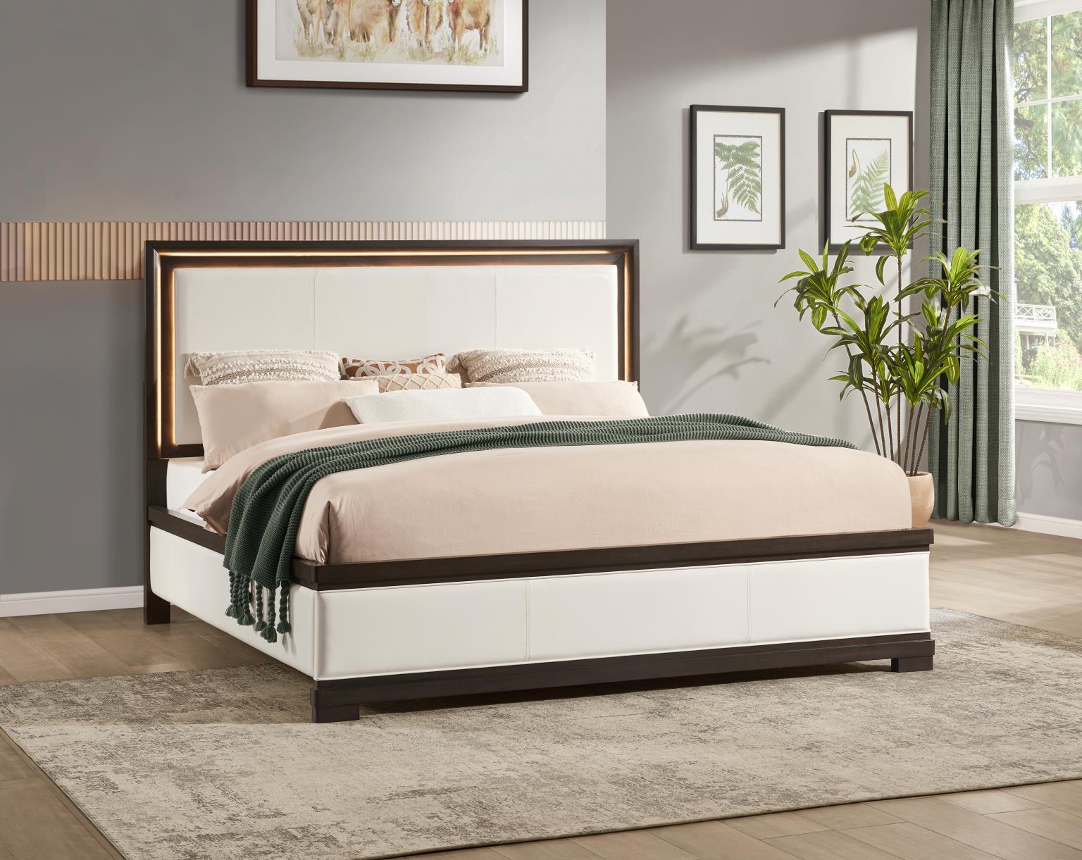 B126 White Bedroom Set