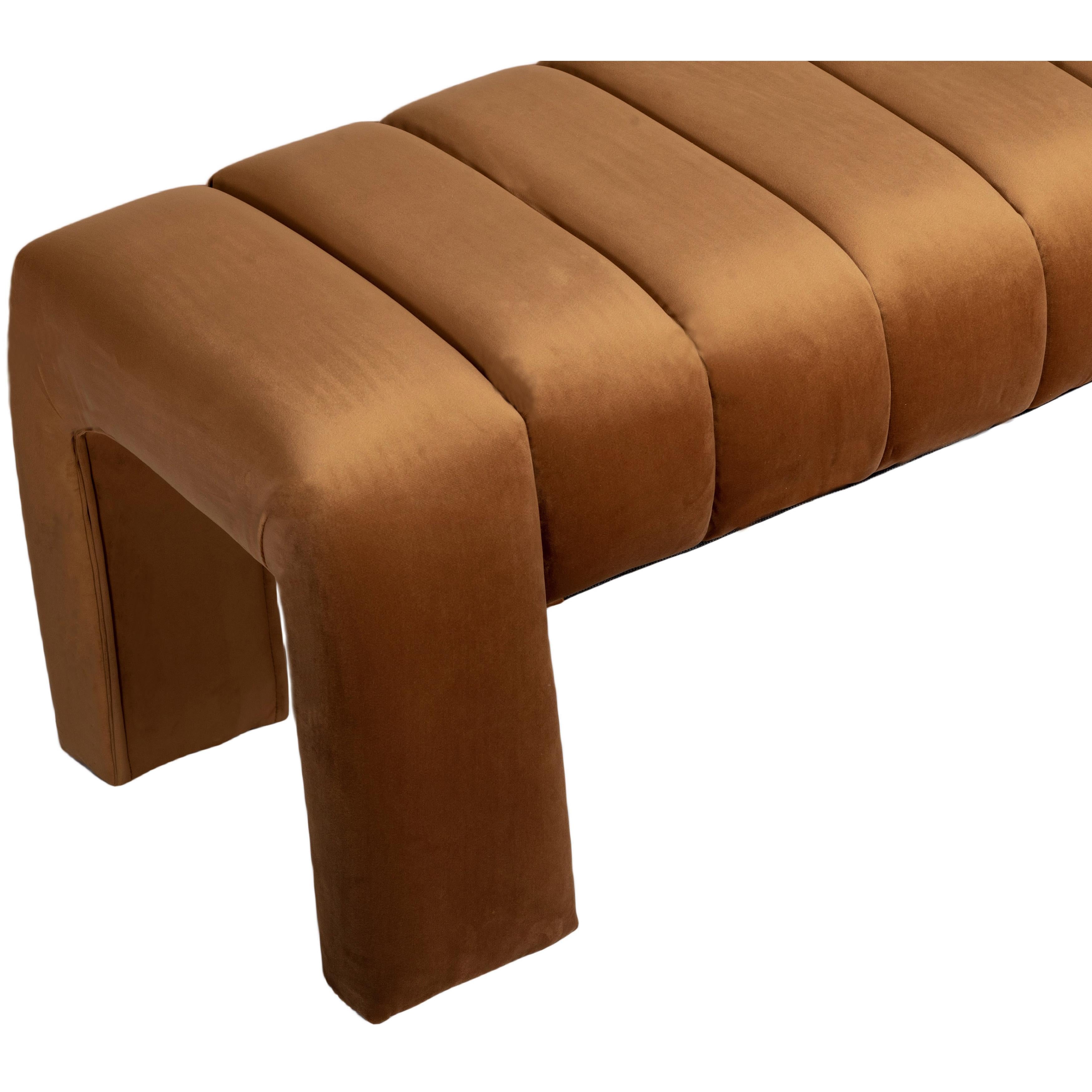Meridian Andaz Saddle Bench