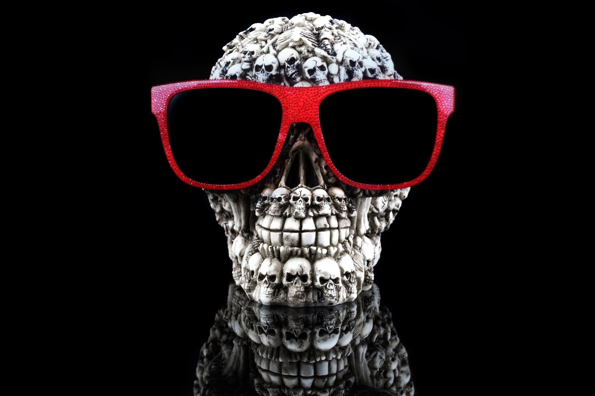 Tempered Glass W/Foil & Rhinestones - Skulls On Skulls Tempered Glass