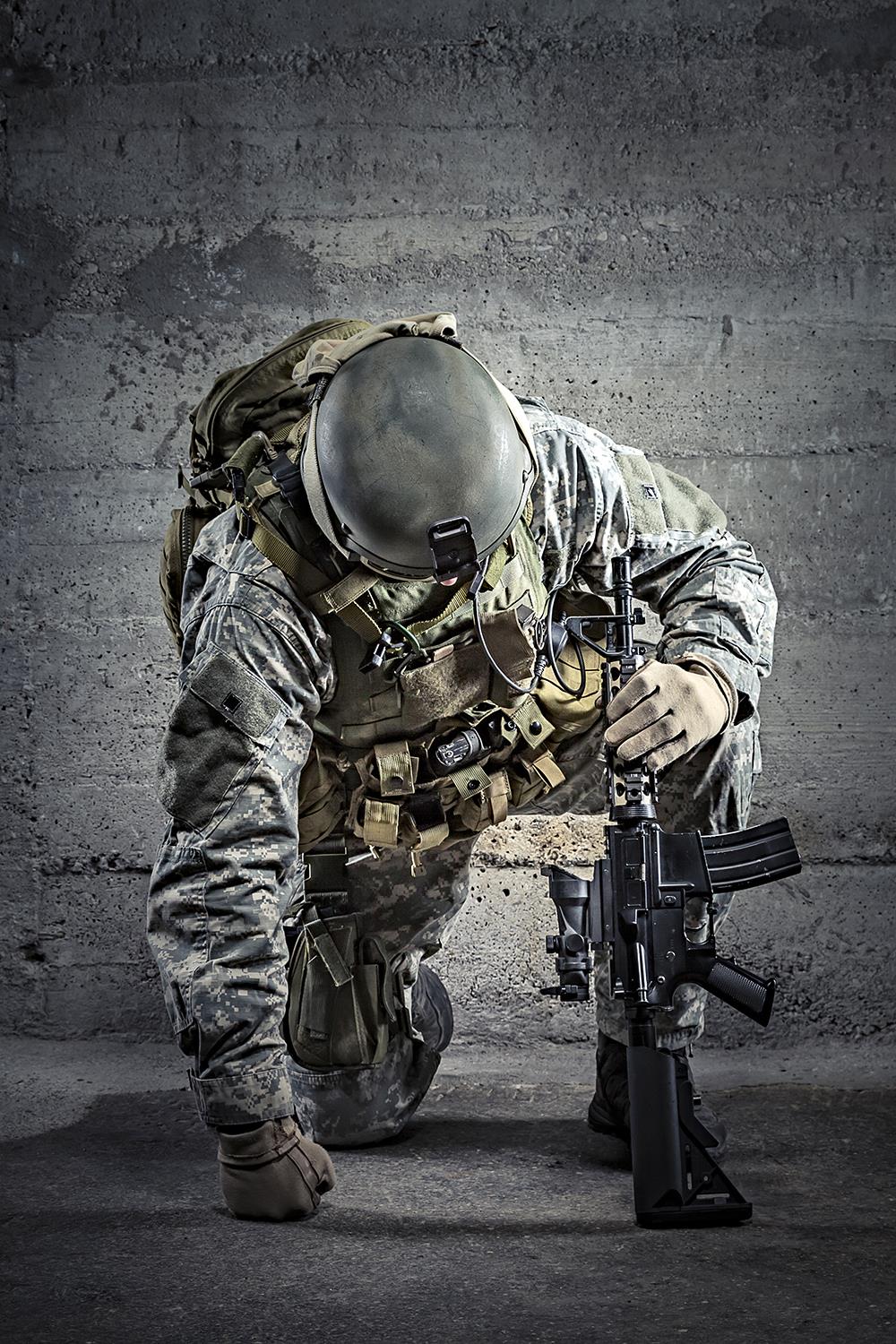 Temp Glass W/Foil -Kneeling Soldier Tempered Glass