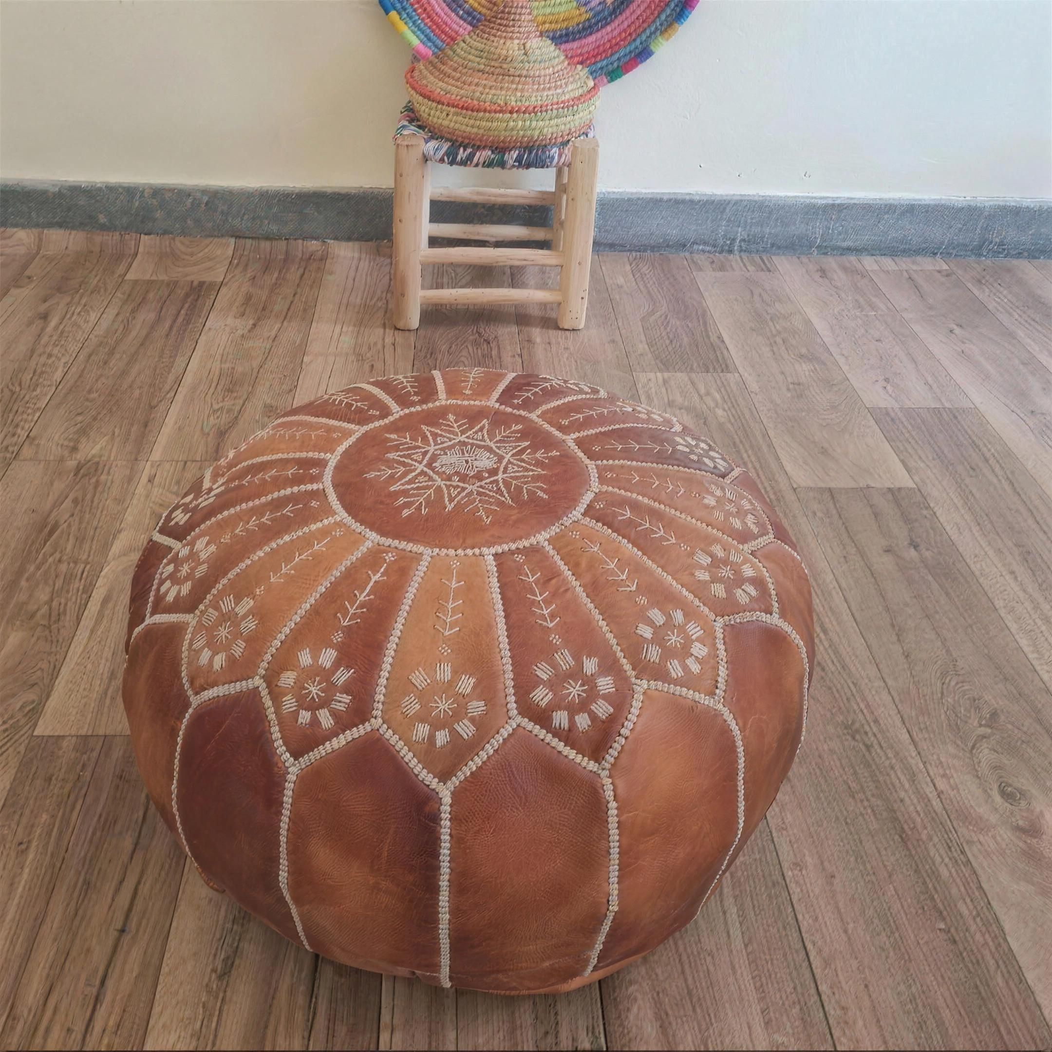 Bazar woven pouf with natural texture