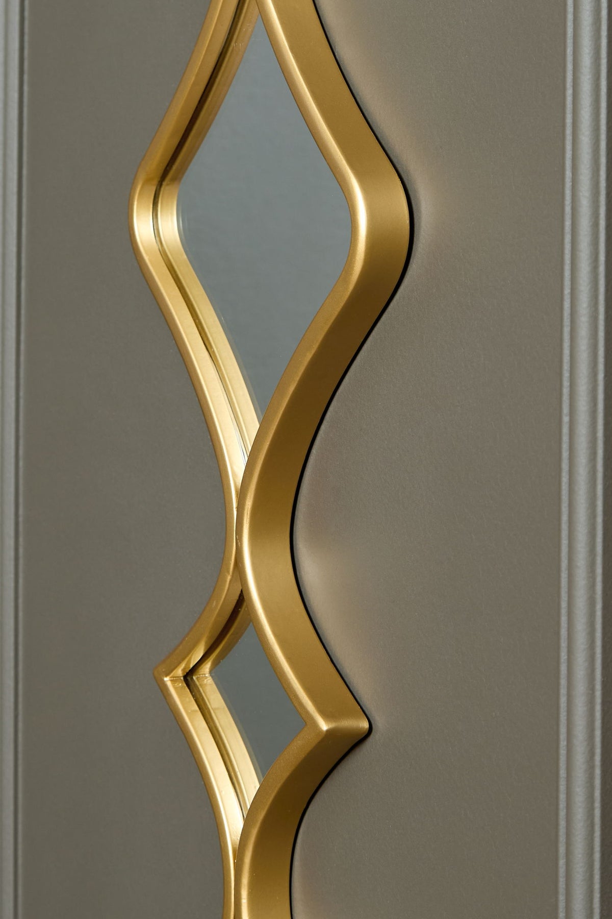 Harriswood - Accent Mirror Set (Set of 2) - Gold Finish โ view 6