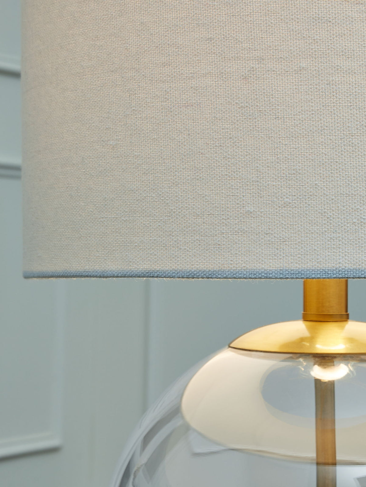 Samder - Glass Table Lamp - White — view 3