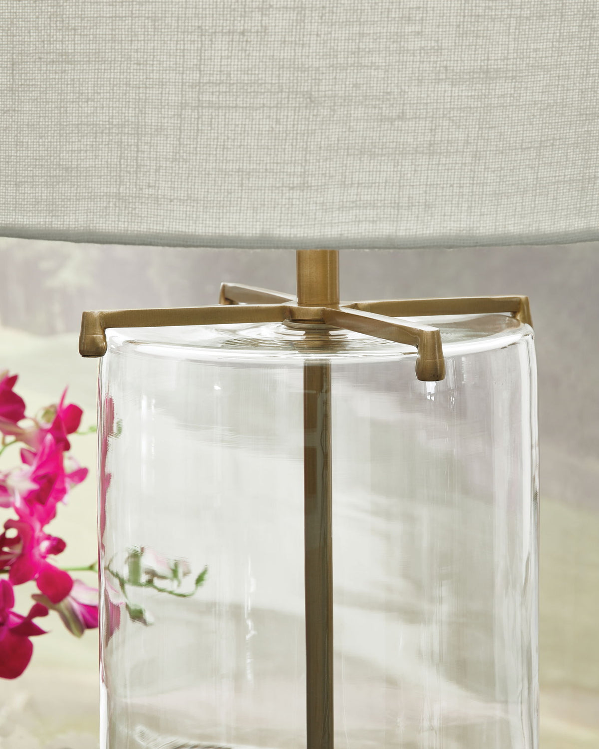 Gizeh - Glass Table Lamp - Clear / Gold Finish — view 3