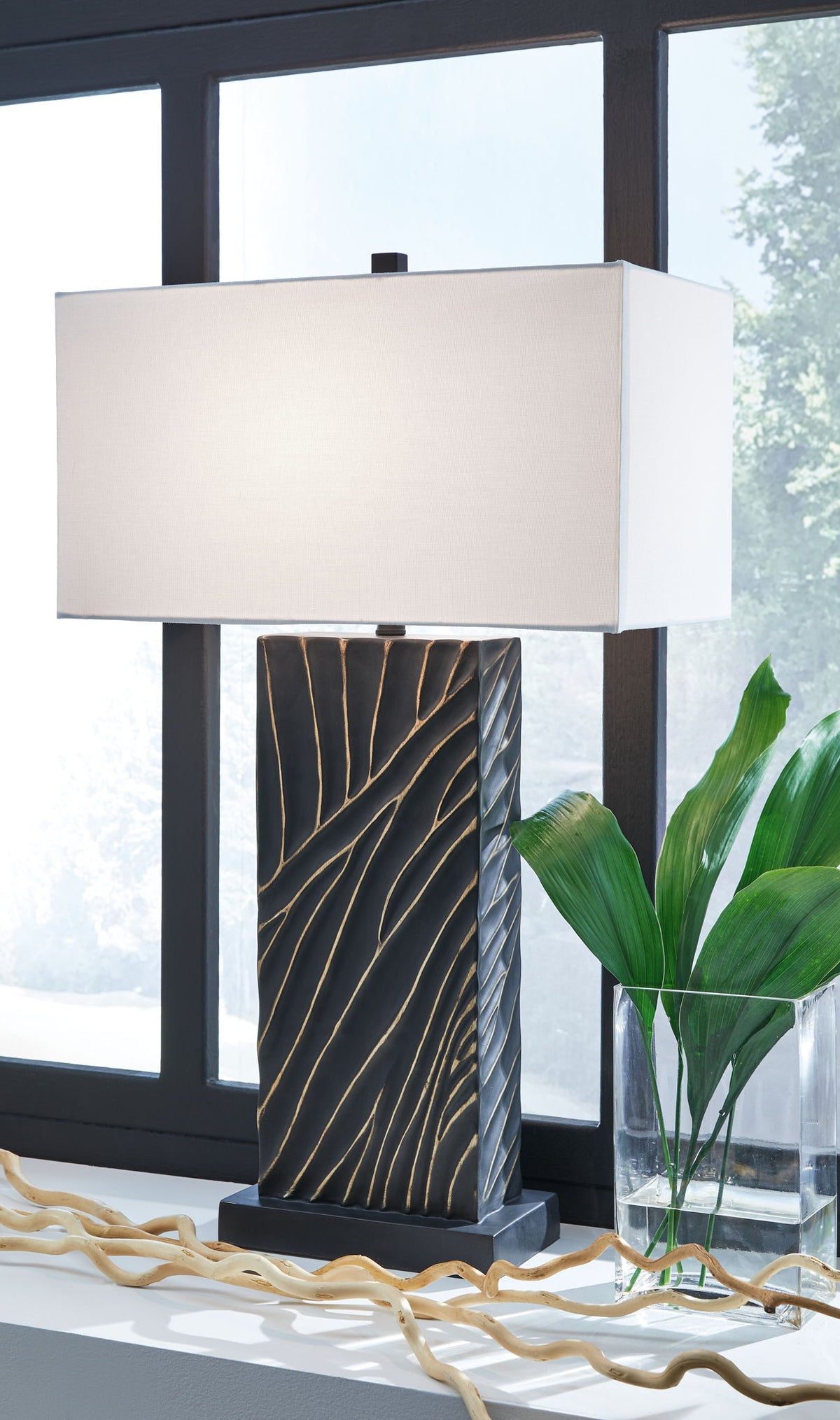 Bartlen - Poly Table Lamp - Black / Gold Finish — view 2