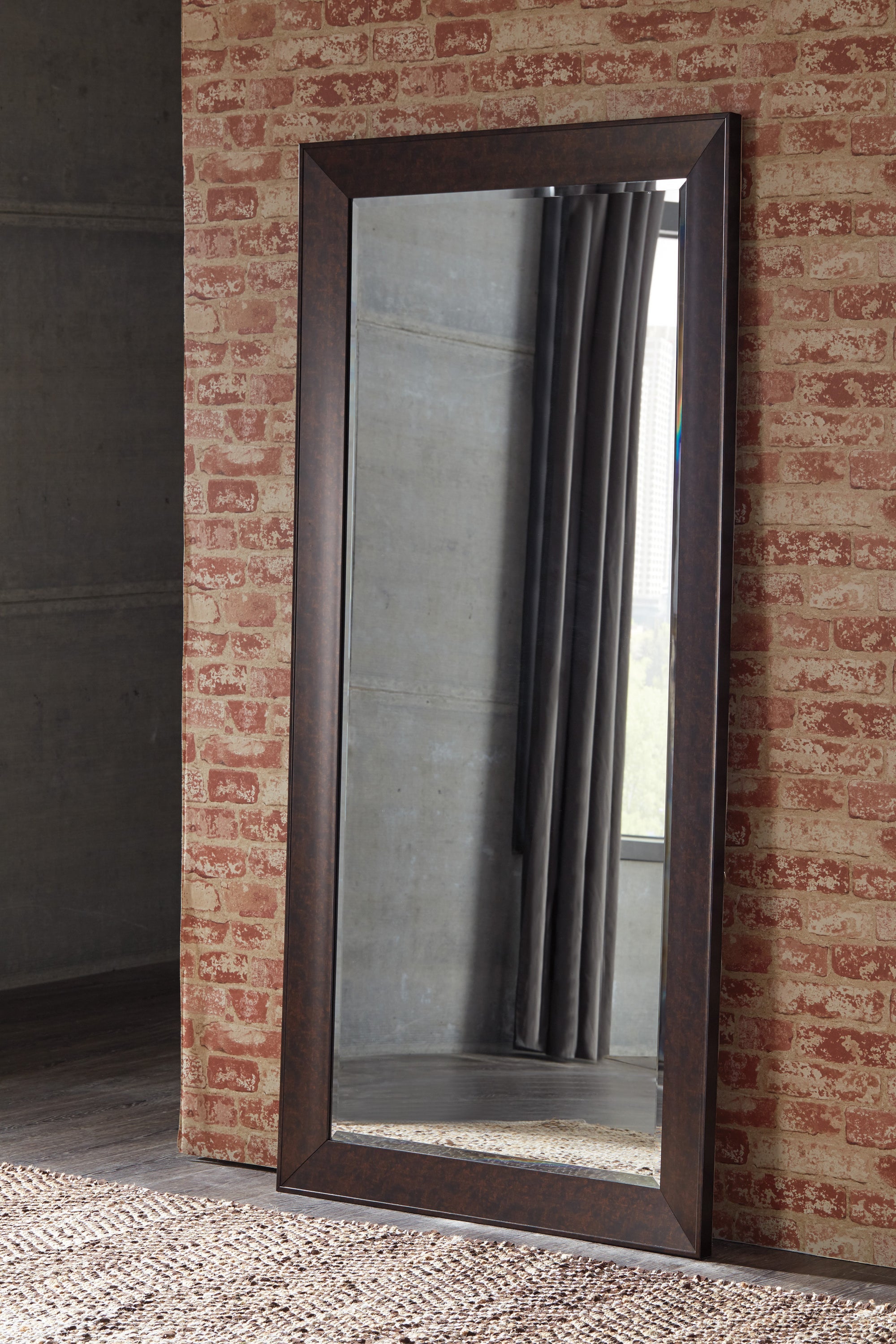 A8010079 - Accent Mirror