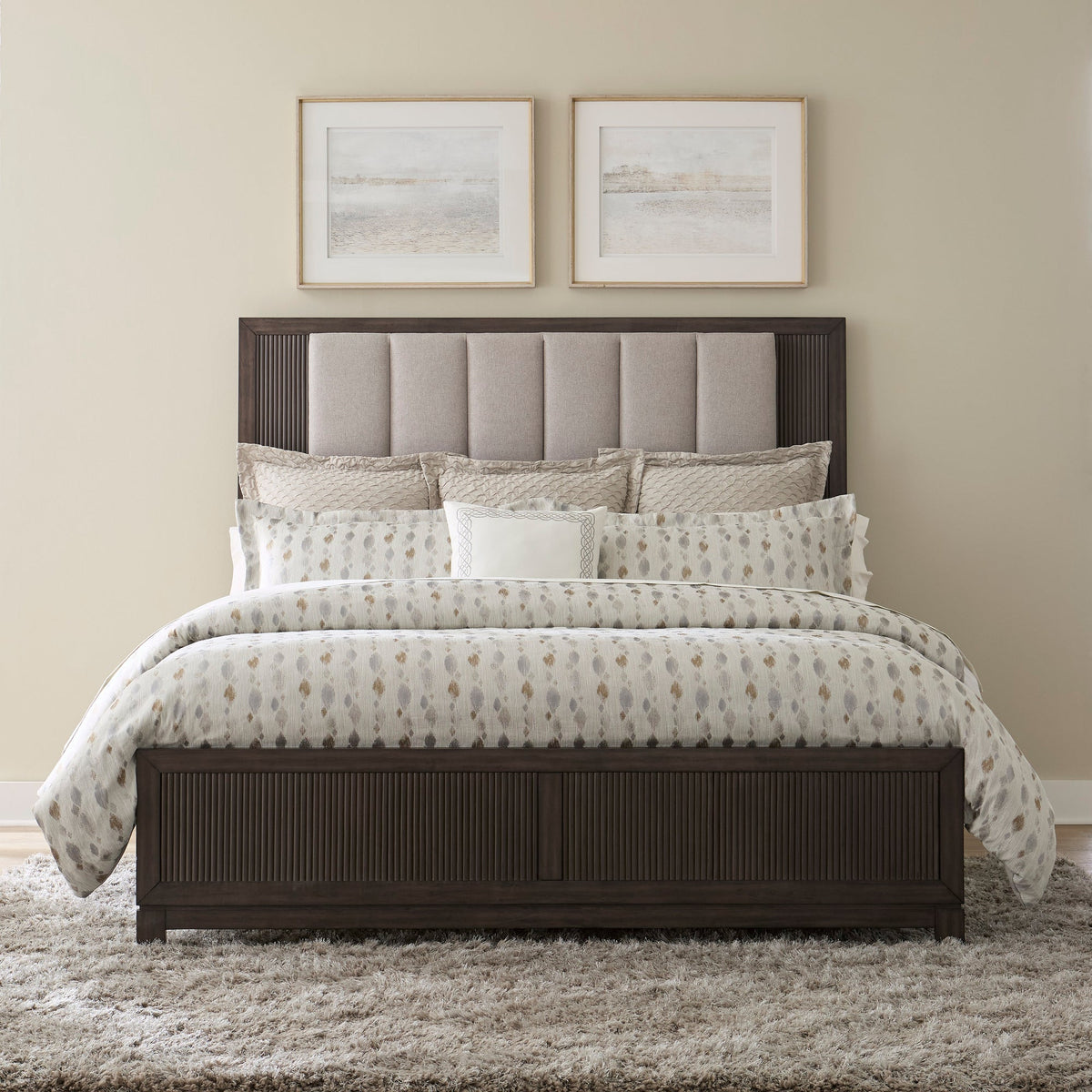 313 Textured Gray 5PC Bedroom Set — Built-In Charging Station
