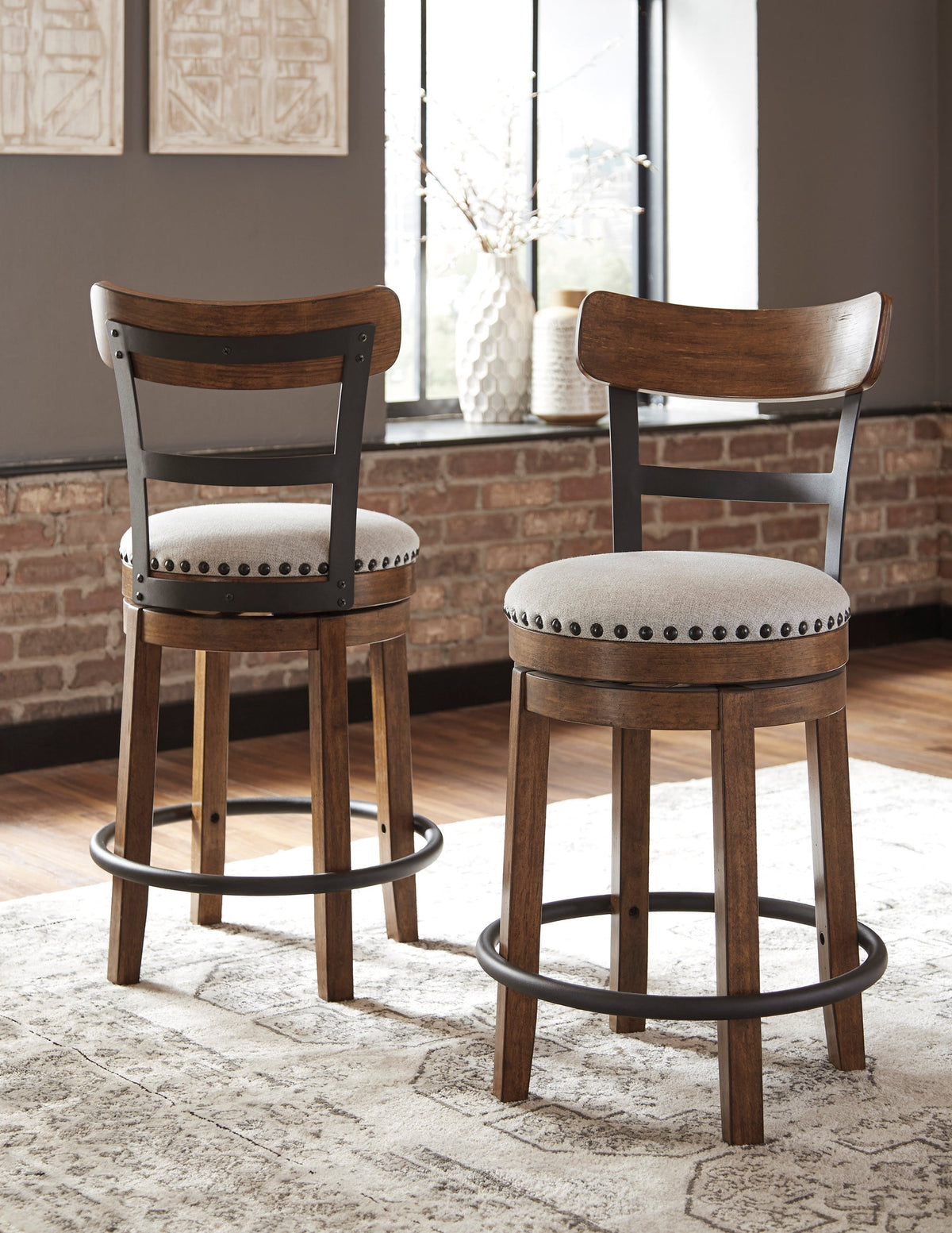 D546-424 Counter Height Swivel Barstool — 360° Swivel & Nailhead Trim
