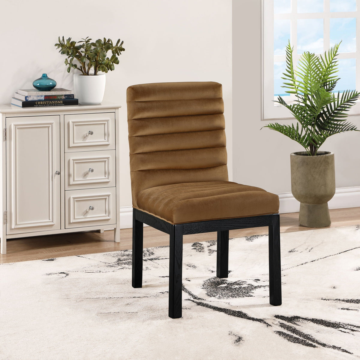Evelyn - Dining Chair with Black Legs
