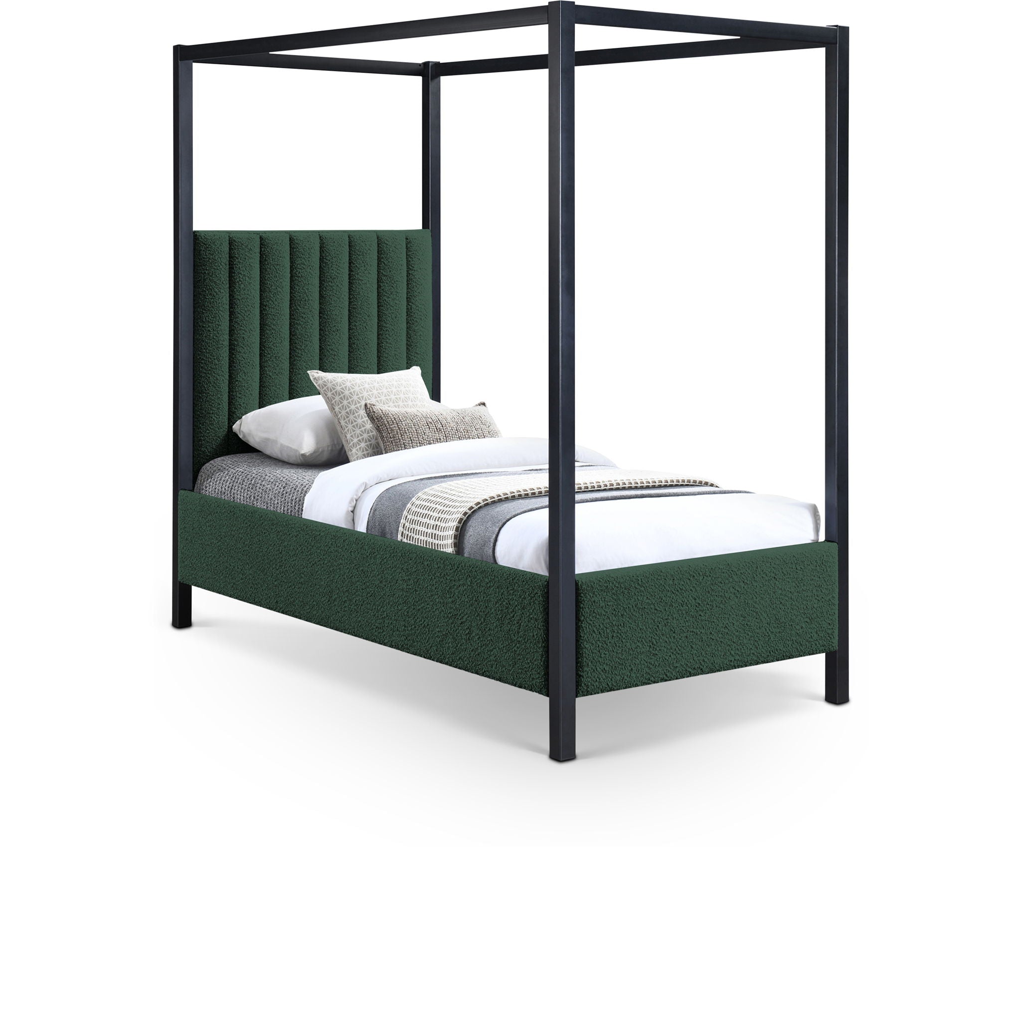 Kelly - Bed