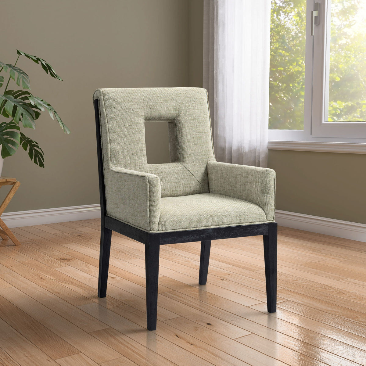 Gwendolyn - Dining Arm Chair with Black Frame