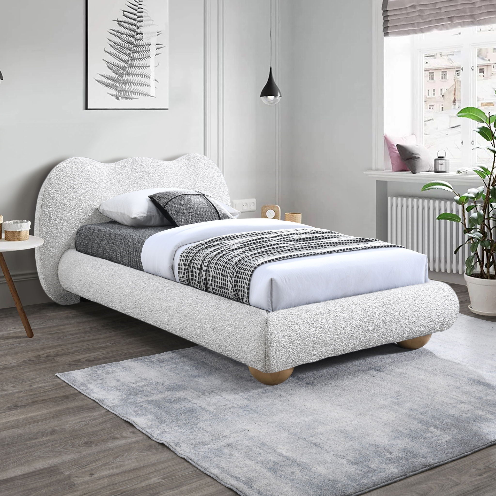 Hyde - Bed
