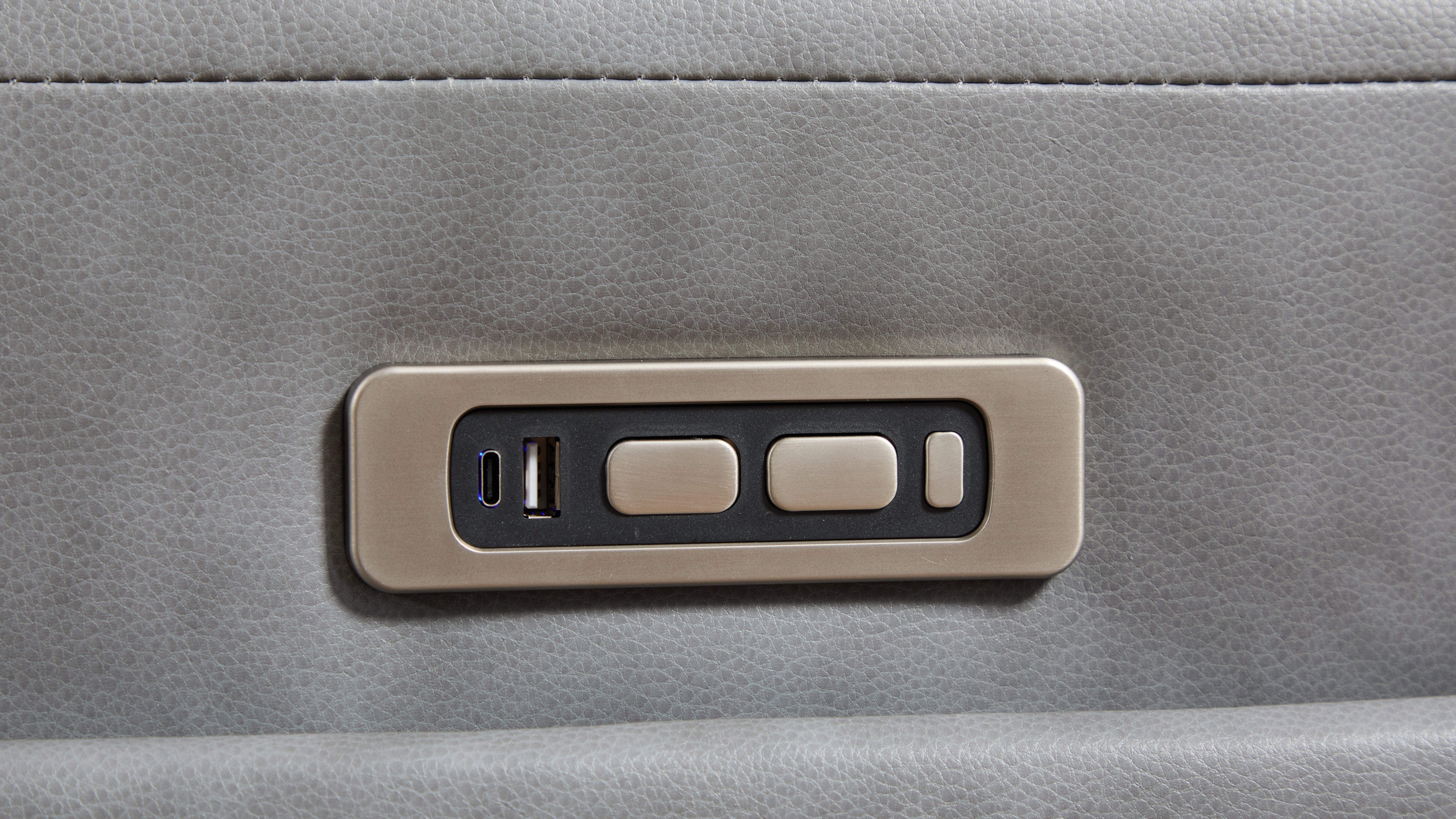 S681 Divani Power (Grey)