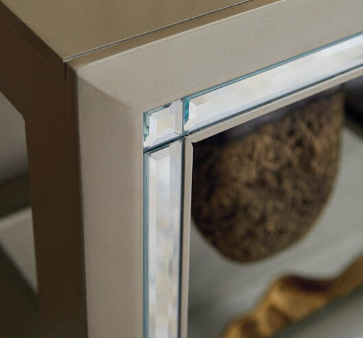 A4000336 - Accent Cabinet