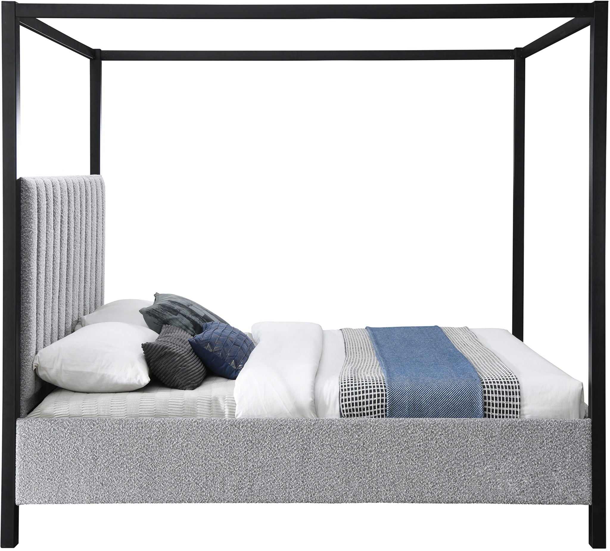 Kelly - Bed
