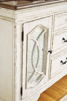 D743-60 Dining Room Server **NEW ARRIVALL**