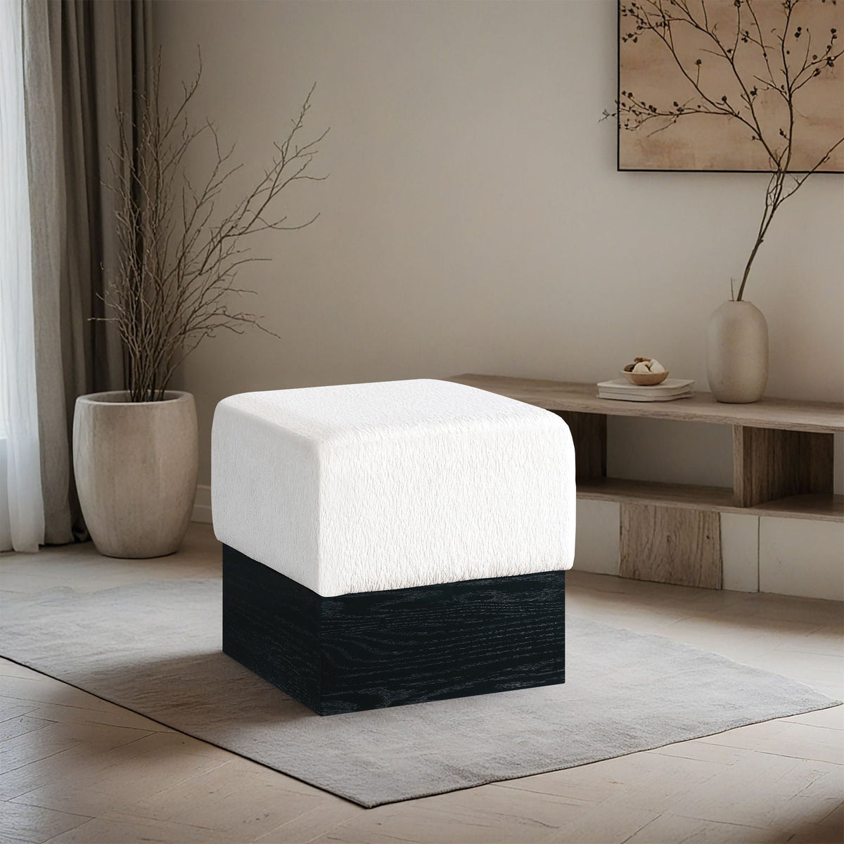 Havre - Ottoman / Stool with Black Base