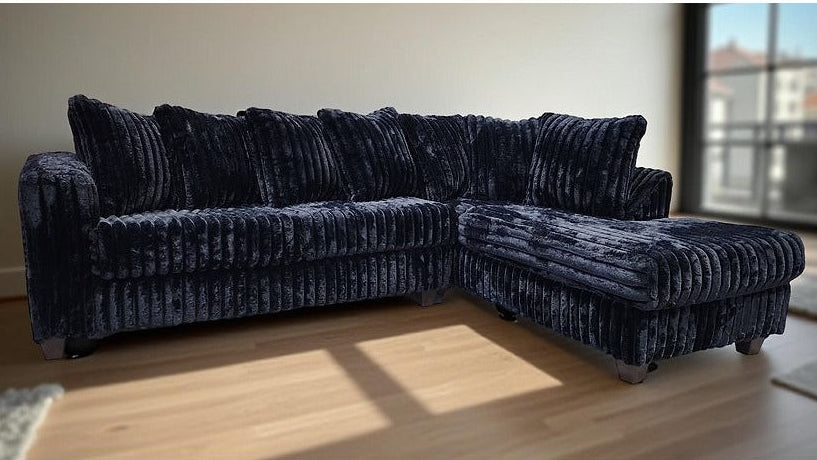 Gia Sectional with Chaise — Black