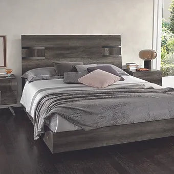 Medea Vintage Oak Italian Bedroom Collection