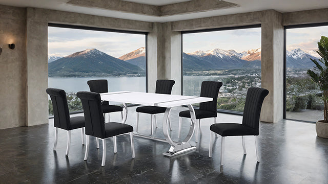 Holbaek Dining Collection