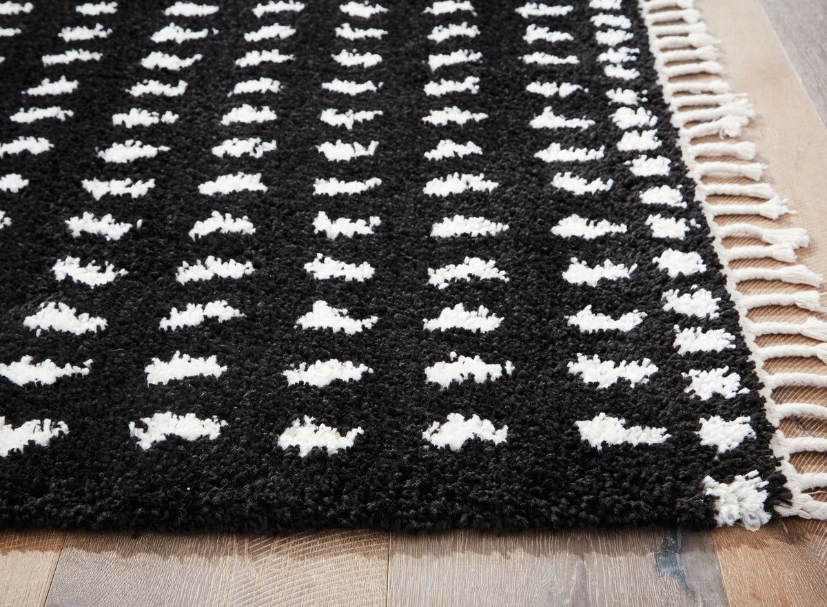 Minston - 5' x 7' Rug - Black / White — view 3