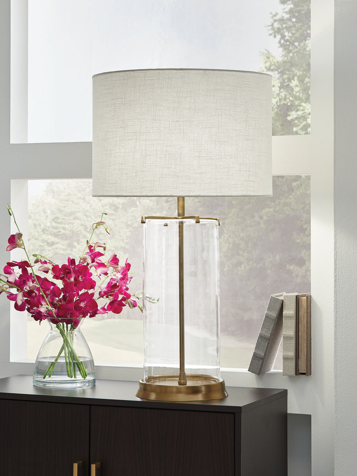Gizeh - Glass Table Lamp - Clear / Gold Finish — view 2