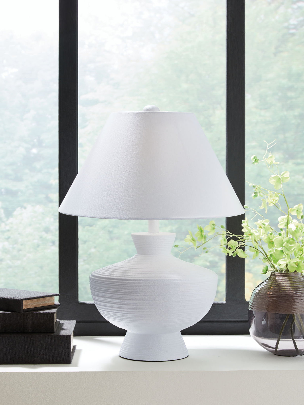 Harelwood - Poly Table Lamp - White — view 2