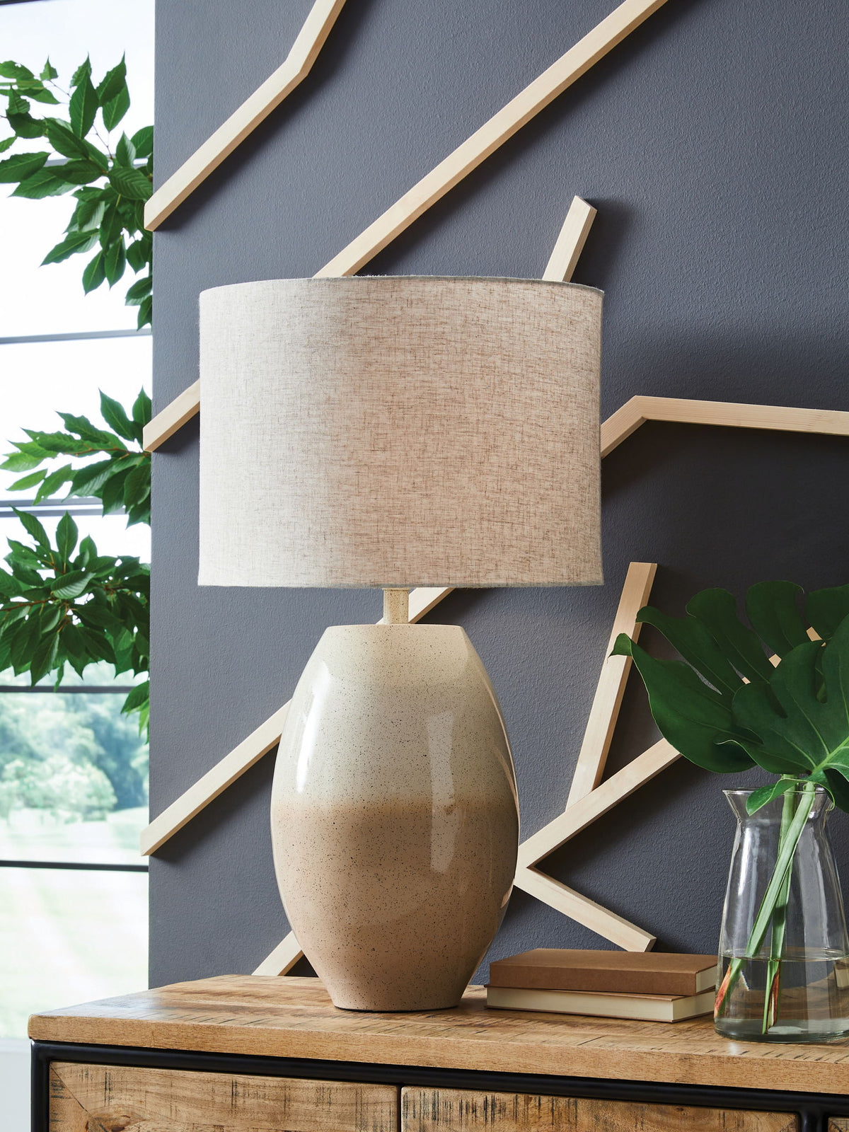 Linas - Metal Table Lamp - Cream / Beige — view 2