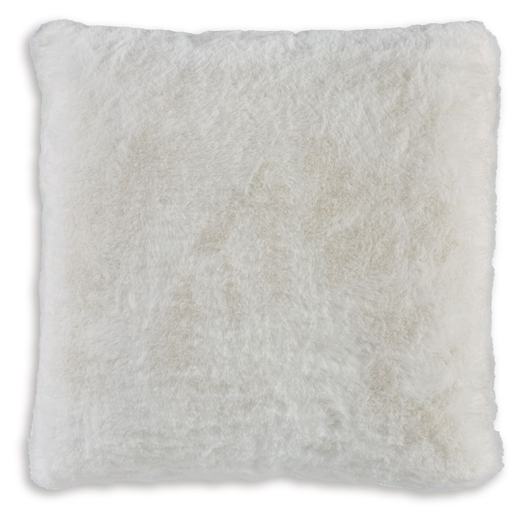 Gariland Throw Pillows