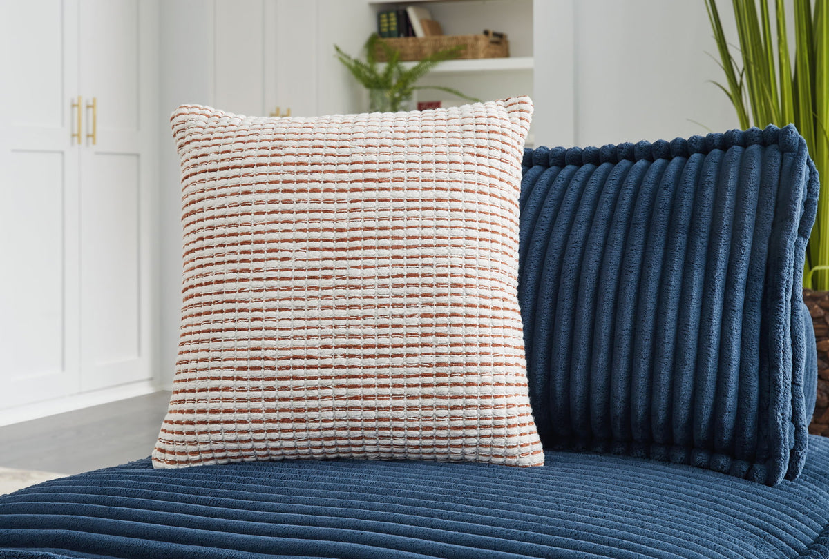 Nashlin - Pillow (Set of 4) - White / Rust — view 2
