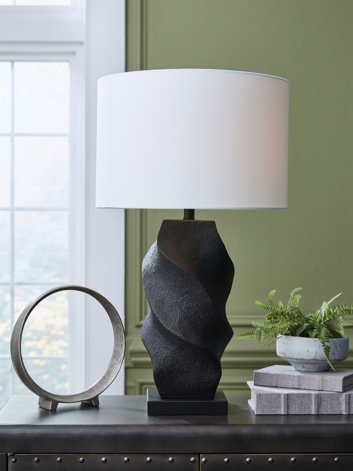 Amillion - Poly Table Lamp - Black — view 2