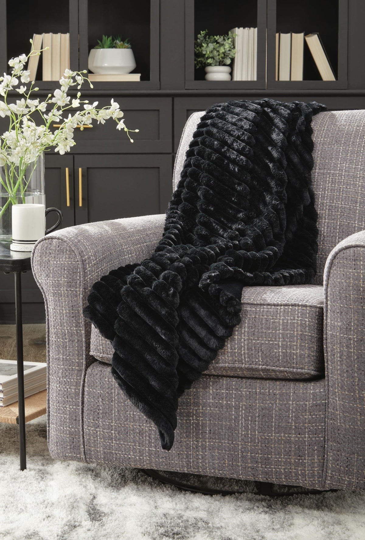 Alsonwell - Throw (Set of 3) - Black — view 2