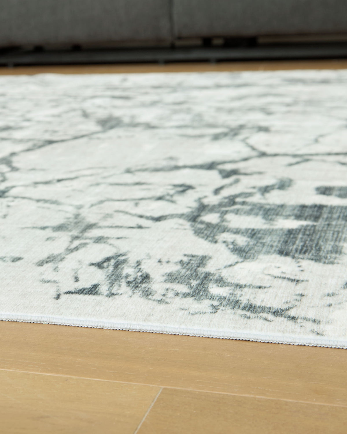 Tobinbury - 5' x 7' Washable Rug - Gray — view 3